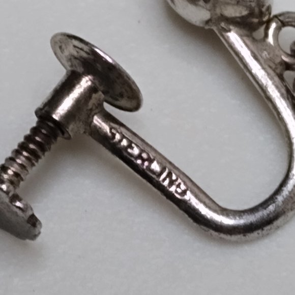 Vintage Clear Glass Bead Screw On Earrings - Picture 10 of 13